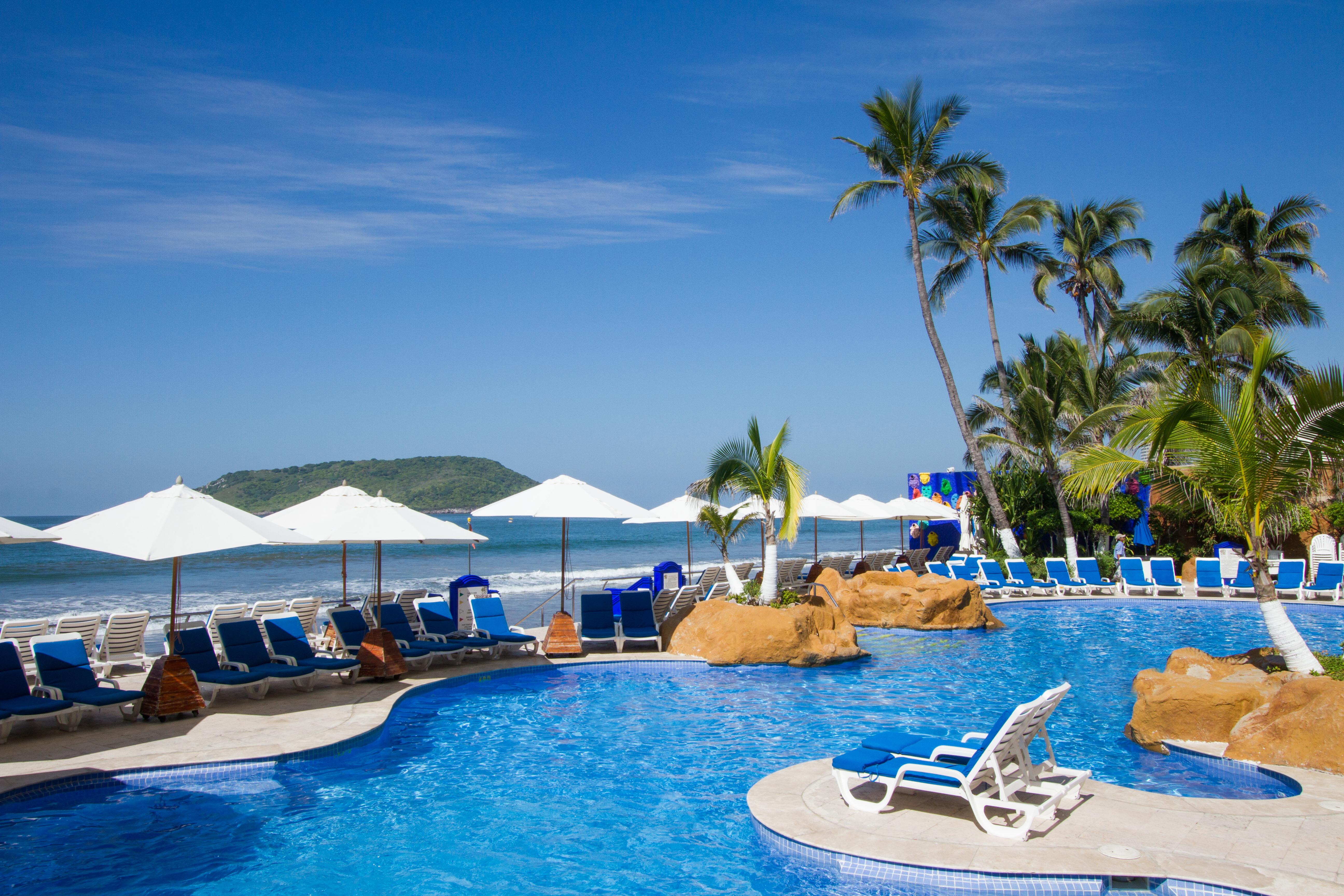 Royal Villas Resort Mazatlan Exterior photo A swimming pool at a resort in Phuket, Thailand