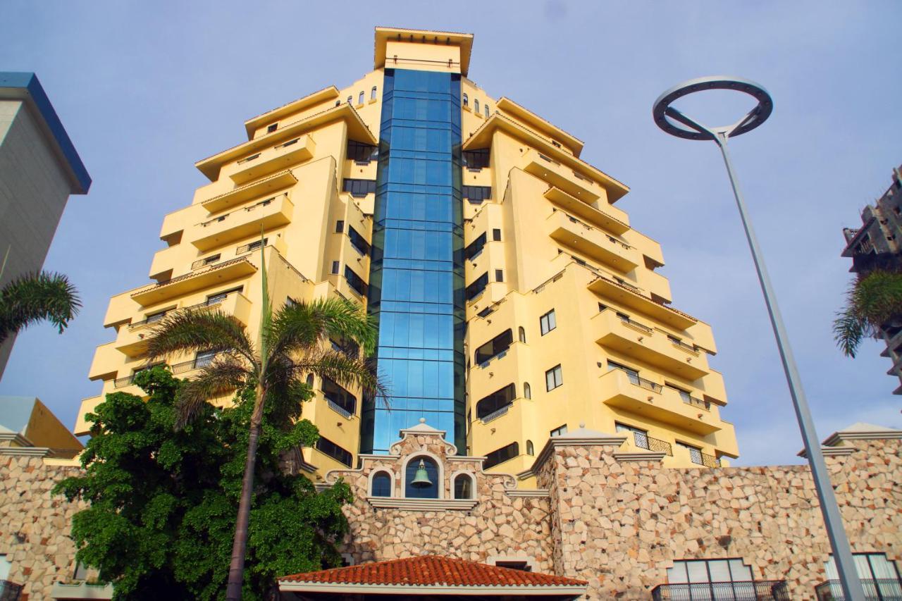 Royal Villas Resort Mazatlan Exterior photo The hotel in 2008