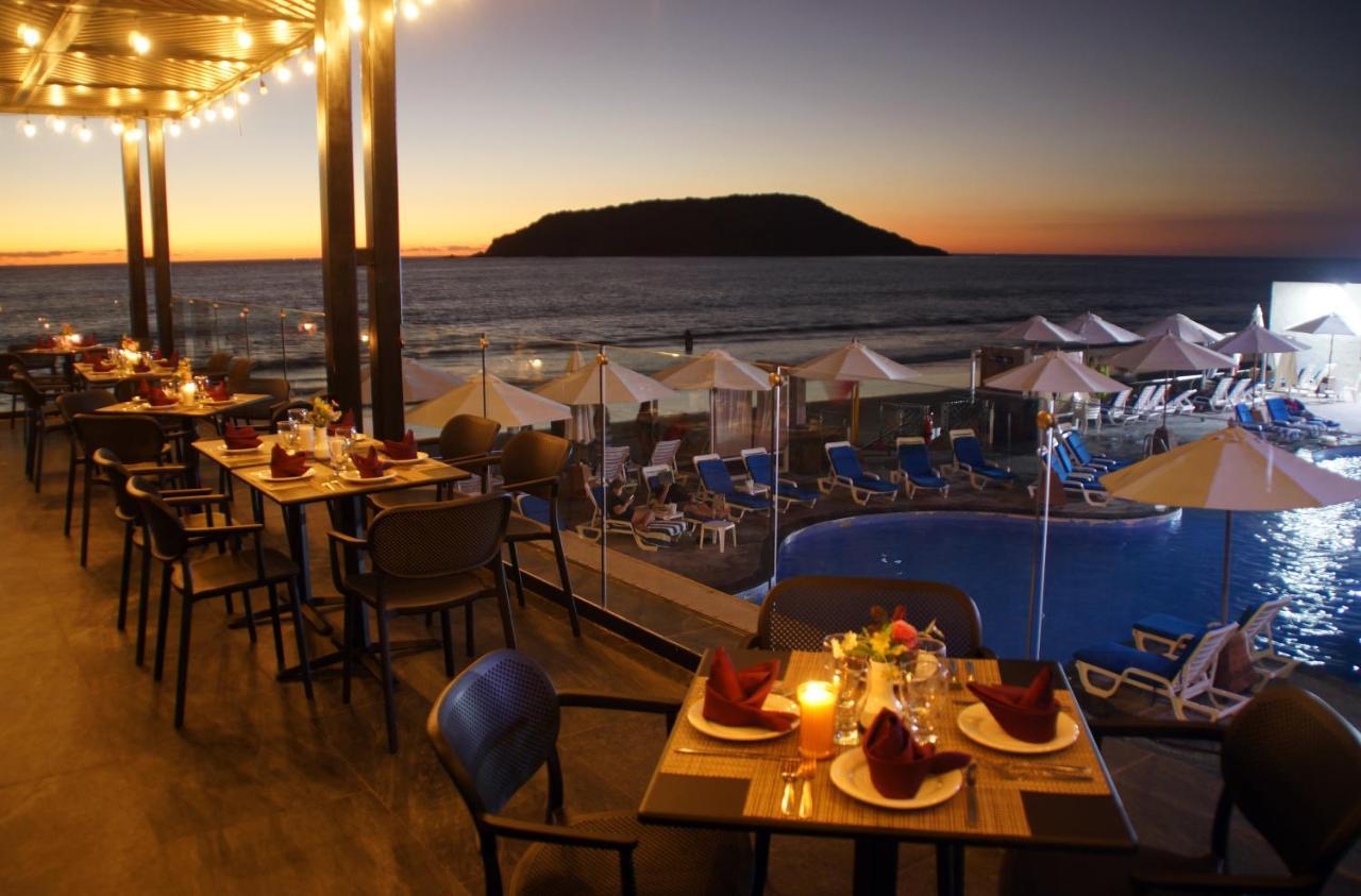 Royal Villas Resort Mazatlan Exterior photo View of the restaurant