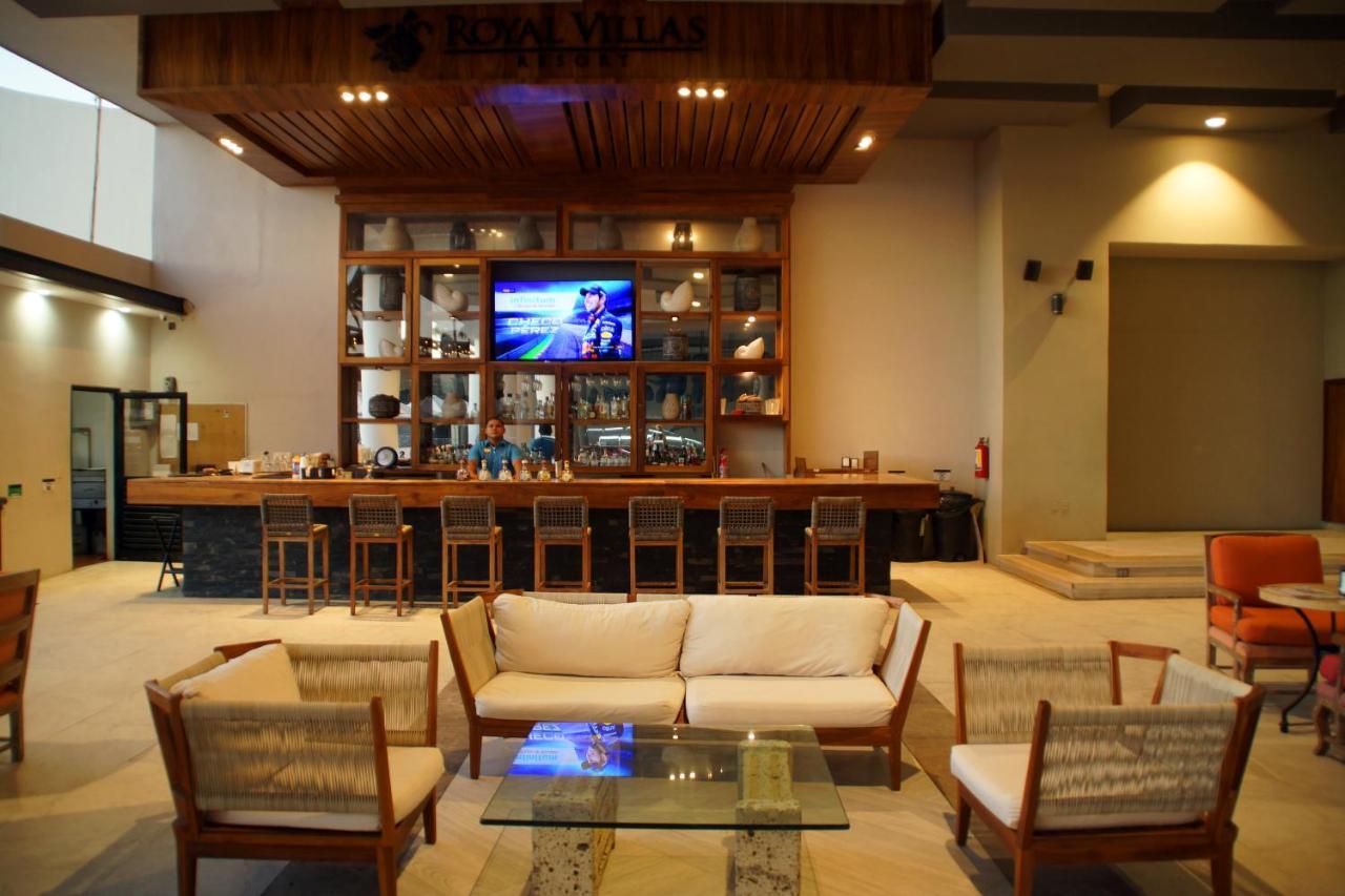 Royal Villas Resort Mazatlan Exterior photo The lobby of the hotel