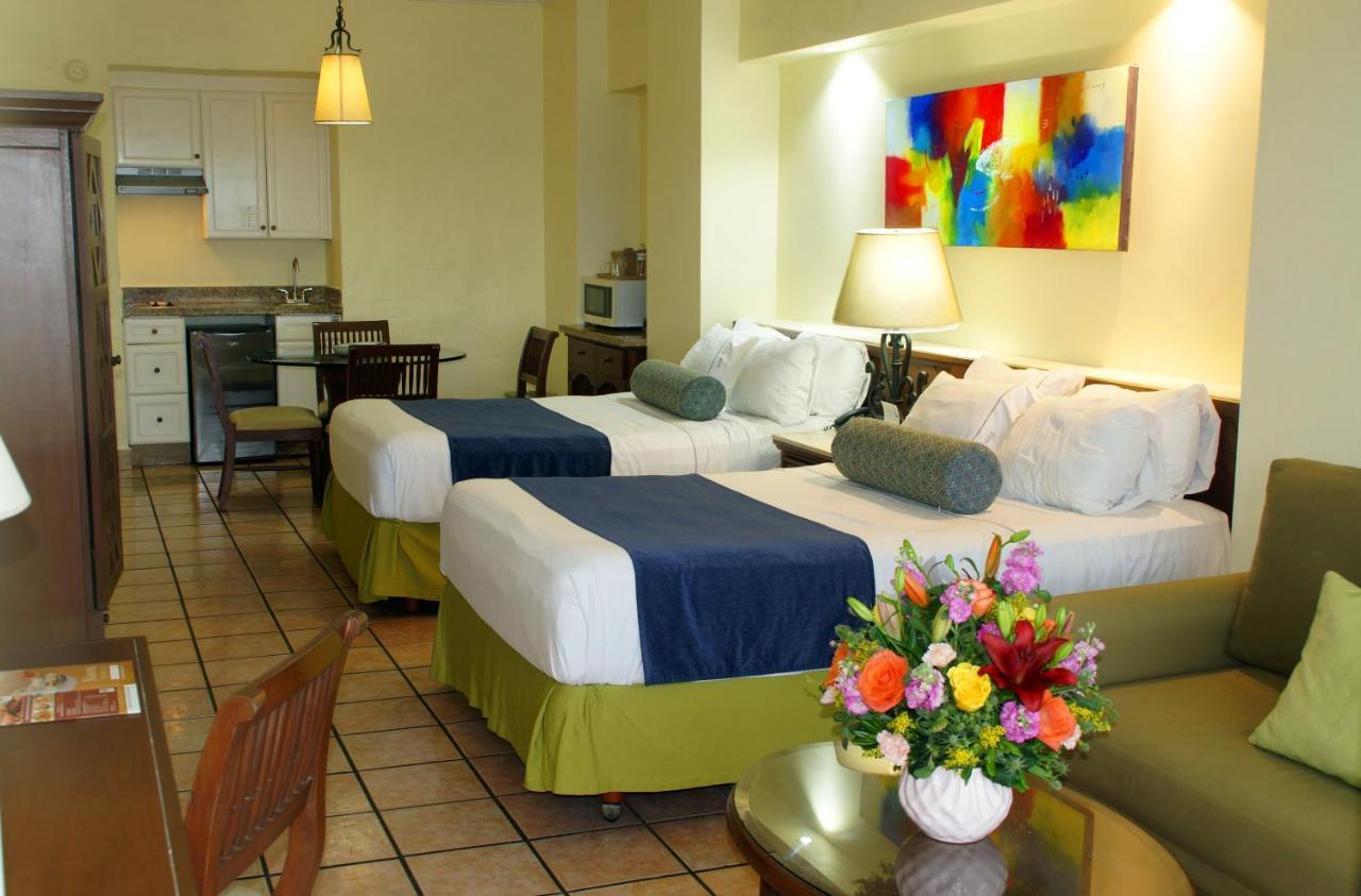 Royal Villas Resort Mazatlan Exterior photo A typical hotel room