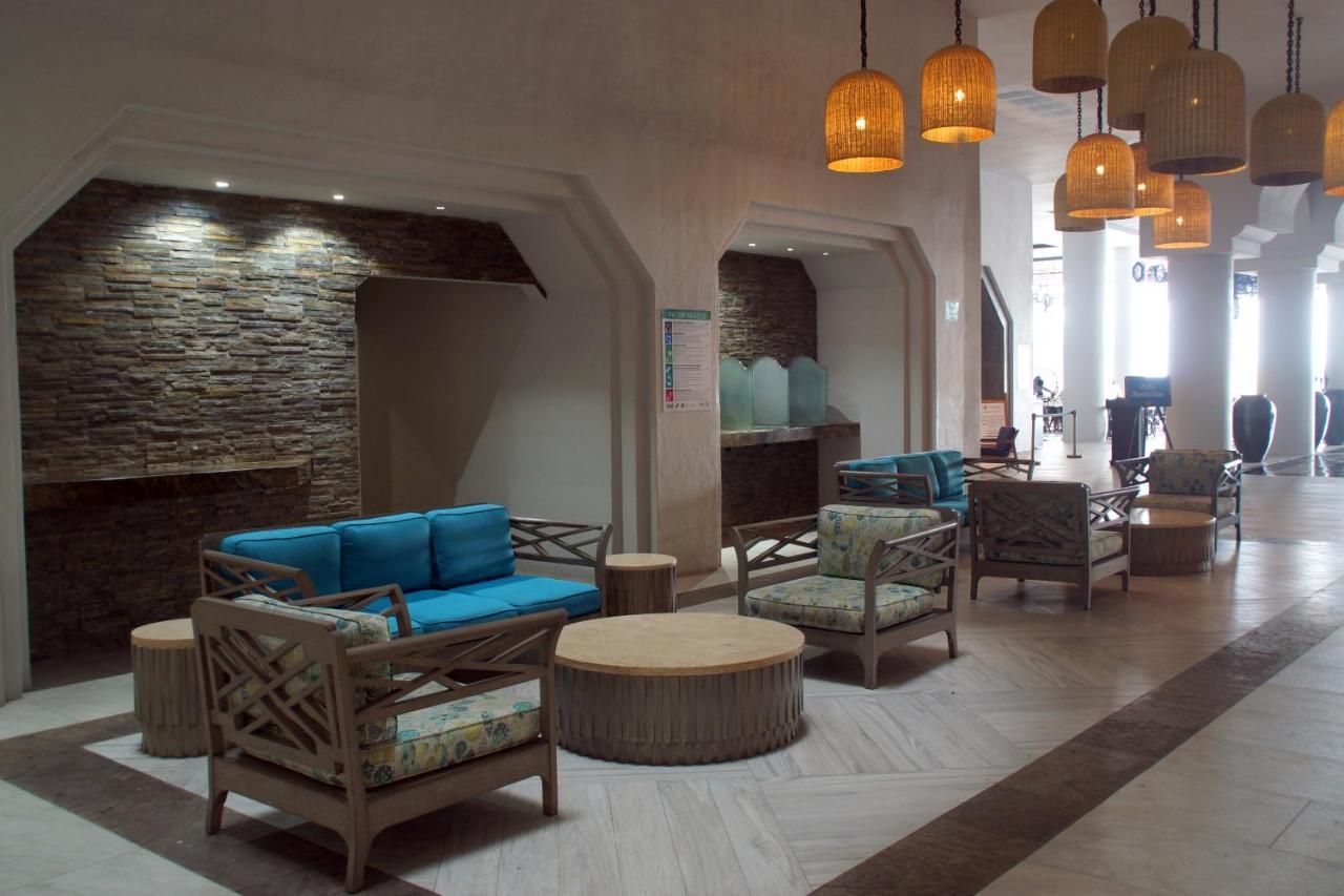 Royal Villas Resort Mazatlan Exterior photo The lobby of the hotel